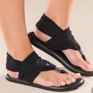 Sanuk strap Sandals